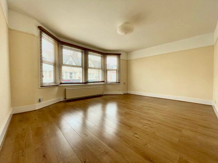 2 Bedroom Flat To Rent In Westbury Avenue, N22