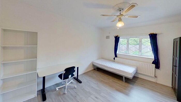 4 Bedroom Semi Detached House To Rent In Southway, Guildford, GU2