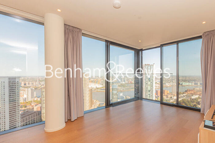 2 Bedroom Apartment To Rent In Marsh Wall, Canary Wharf, E14