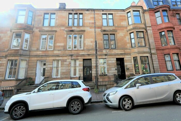 3 Bedroom Flat To Rent In Roxburgh Street, Glasgow, G12
