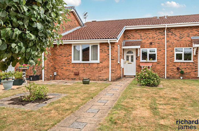 2 Bedroom Bungalow For Sale In Winstanley Close, Freshbrook, Swindon, SN5