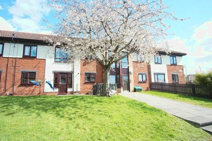 1 Bedroom Flat To Rent In Ryedale Court, Seacroft, Leeds, LS14