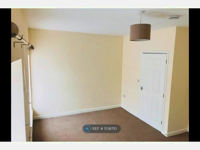 1 Bedroom Flat To Rent In Burrows Road, Neath, SA10