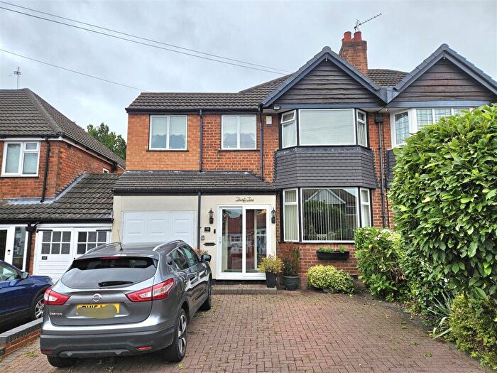 3 Bedroom Semi-Detached House For Sale In Knightsbridge Road, Solihull, B92