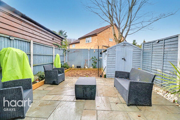 1 Bedroom End Of Terrace House For Sale In Curling Lane, Grays, RM17