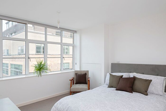 2 Bedroom Flat For Sale In Marshall Street, London, W1F