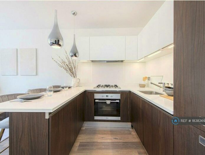 2 Bedroom Flat To Rent In Gloucester Court, London, NW1