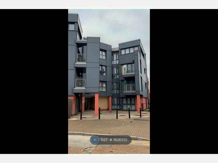 1 Bedroom Flat To Rent In Bramley Crescent, Ilford, IG2