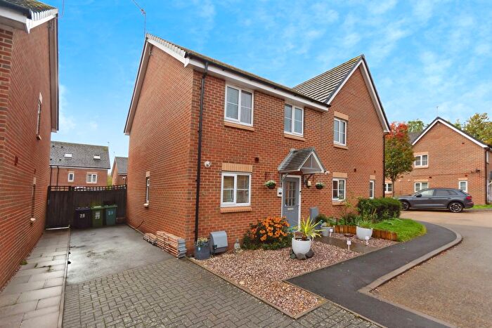 3 Bedroom Semi Detached House For Sale In Elvington Close, Redditch, B98