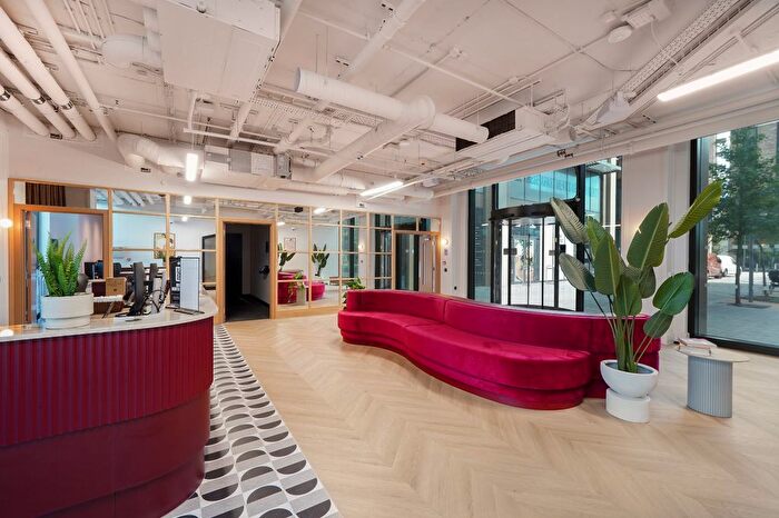 1 Bedroom Flat To Rent In Artisan Point, Victoria Road, W3