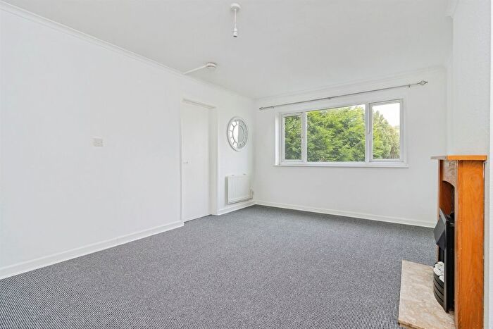 2 Bedroom Flat For Sale In Stanmore Tor, Paignton, TQ3
