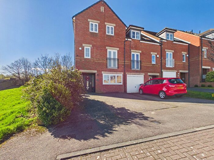 4 Bedroom Terraced House For Sale In Cheviot View, Windy Nook, NE10