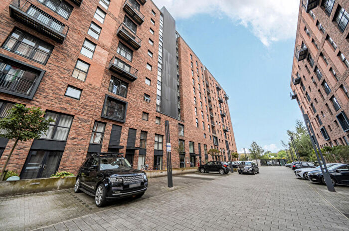 2 Bedroom Apartment For Sale In Ordsall Lane, Salford, Greater Manchester, M5