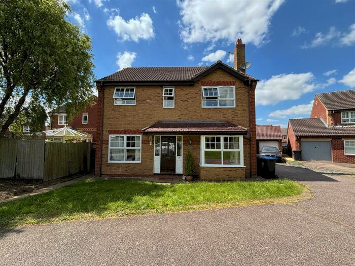 4 Bedroom Detached House To Rent In Holdenby Close, Market Harborough, Leics, LE16