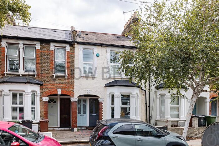 1 Bedroom Flat To Rent In Callis Road, Walthamstow, E17