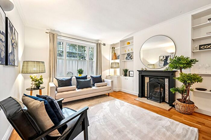 2 Bedroom Flat For Sale In Eardley Crescent, London, SW5