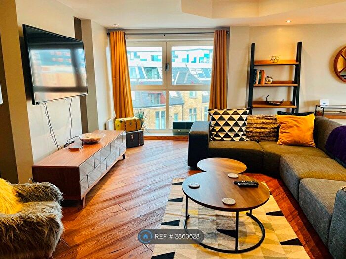 2 Bedroom Flat To Rent In The Bridge Apartments, Leeds, LS10