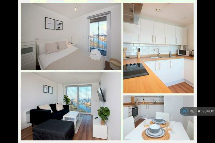 2 Bedroom Flat To Rent In Trafford Road, Salford, M5