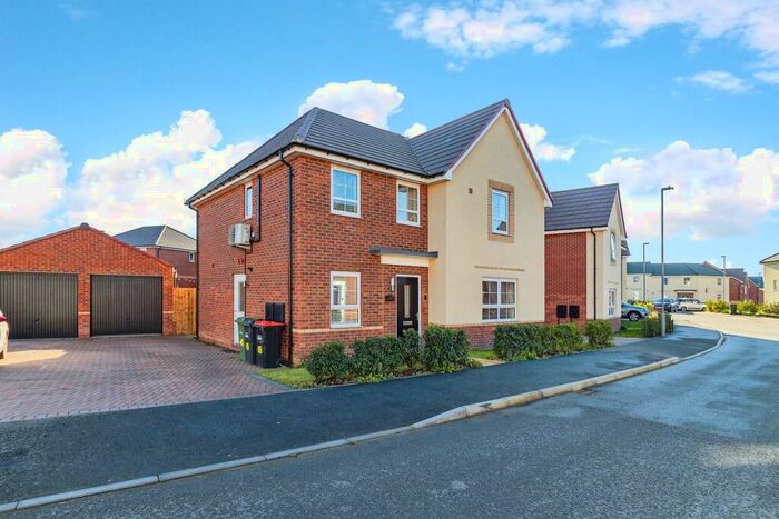 4 Bedroom House To Rent In Cranwell Crescent, Eaton Leys, Milton Keynes, MK17