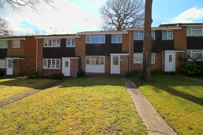 3 Bedroom Terraced House To Rent In Lordswood, Southampton, SO16
