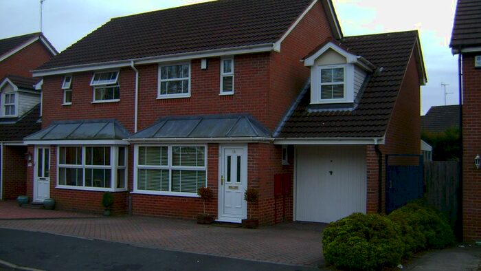 3 Bedroom Semi-Detached House To Rent In Tanglewood Close, Birmingham, B32