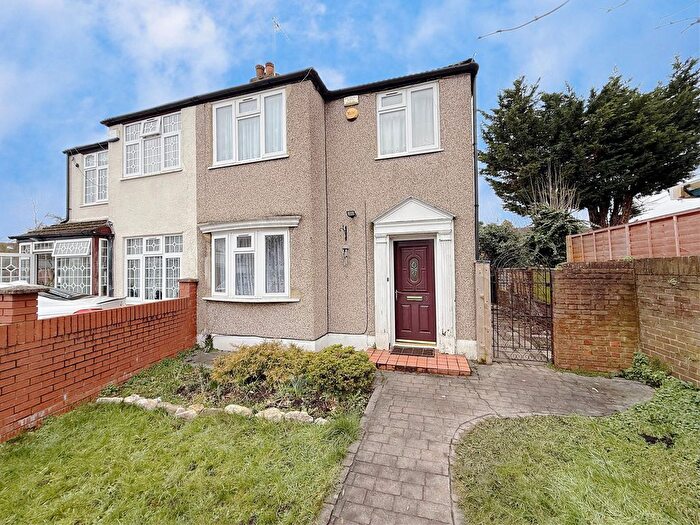 3 Bedroom Semi-Detached House To Rent In Grange Close, Hayes, UB3