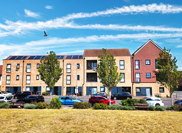 2 Bedroom Apartment For Sale In Fullerton Avenue, Dagenham, RM8