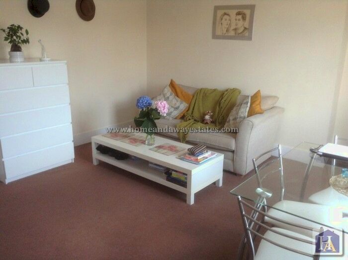1 Bedroom Flat To Rent In Bellevue Road, Friern Barnet, N11