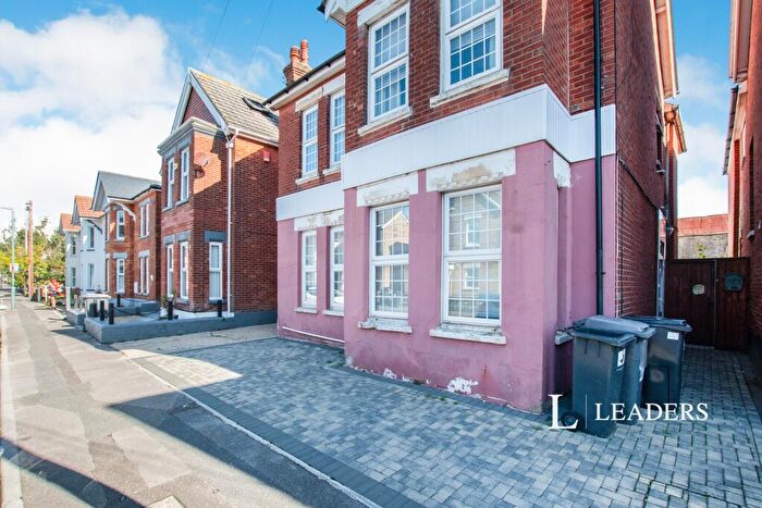 1 Bedroom Detached House To Rent In Wolverton Road, Bournemouth, BH7