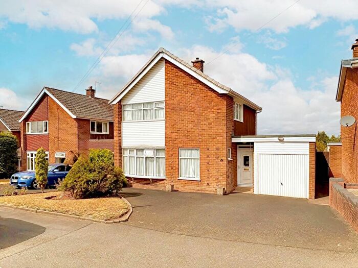 3 Bedroom Detached House For Sale In Sandyfields Road, Sedgley, DY3