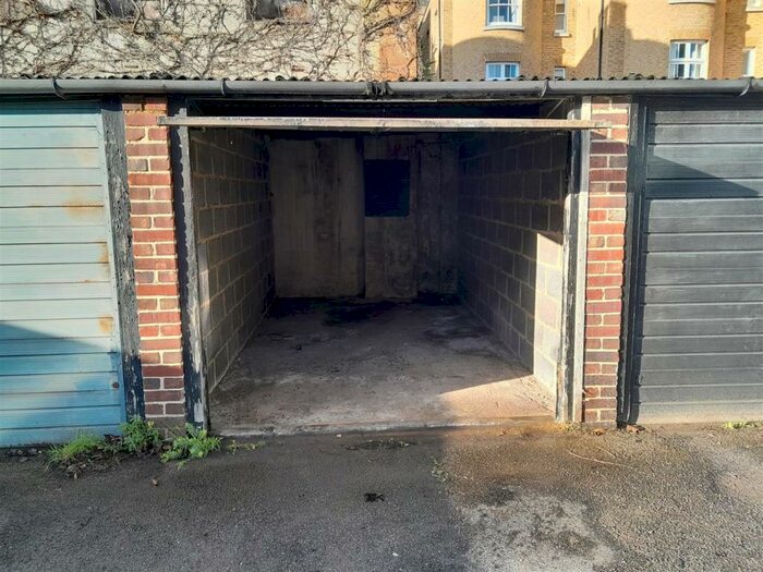 Garage / Parking To Rent In Liverpool Lawn, Ramsgate, CT11