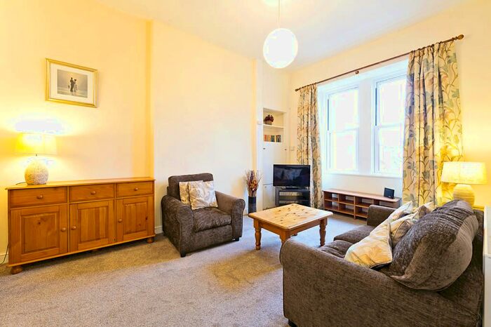 1 Bedroom Flat To Rent In Rossie Place, Edinburgh, EH7