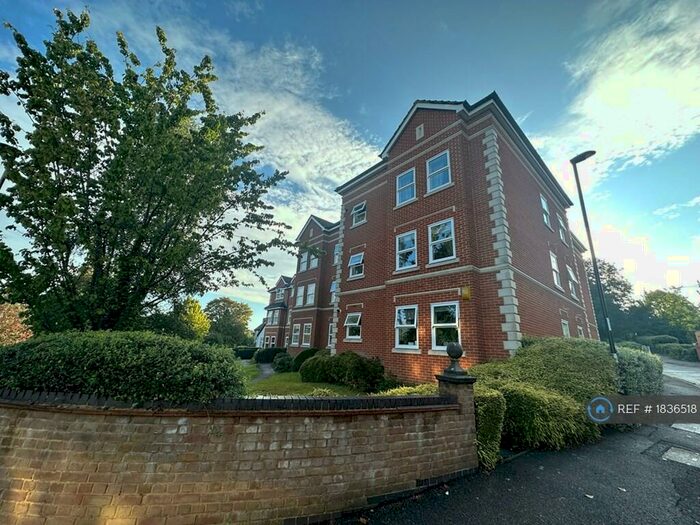 2 Bedroom Flat To Rent In Normanton Road, South Croydon, CR2