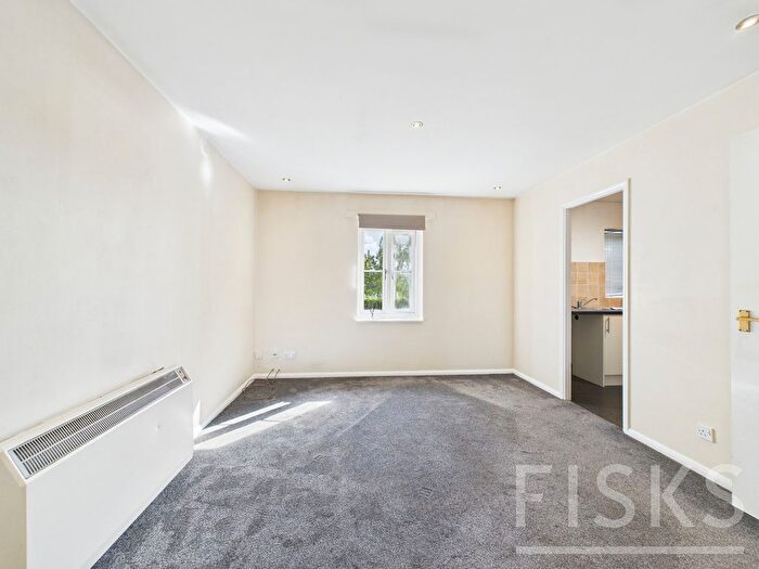 2 Bedroom Block Of Flats For Sale In Saxon Court, Benfleet, SS7