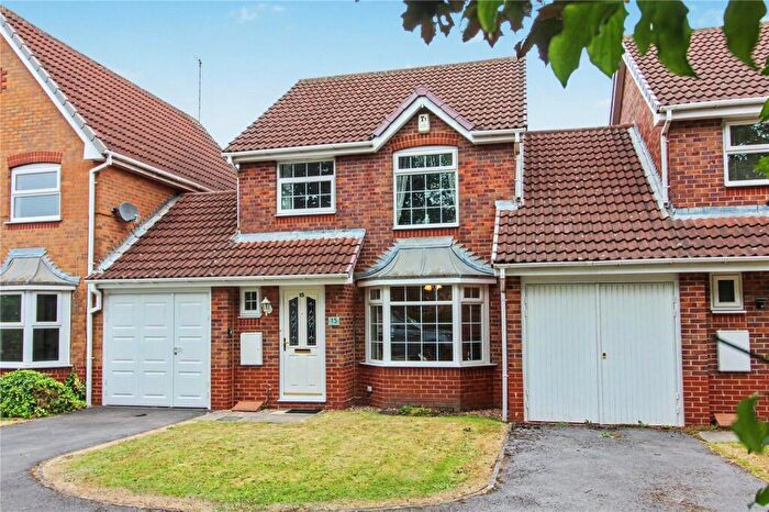 3 Bedroom Link Detached House For Sale In Silkstone Court, Leeds, West Yorkshire, LS15