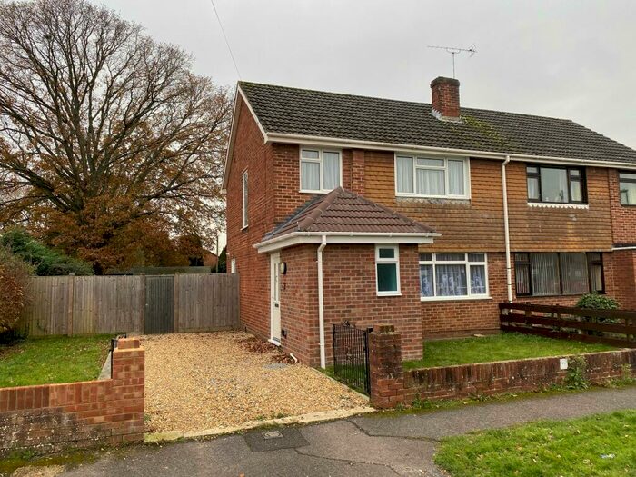 3 Bedroom House To Rent In Totton, SO40