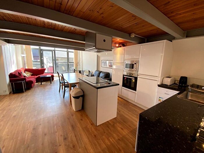 2 Bedroom Apartment To Rent In Thurland Street, City Centre, NG1