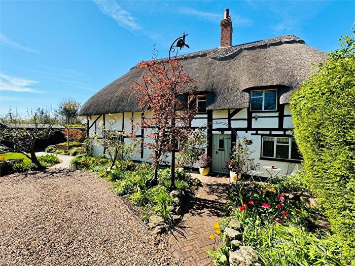 3 Bedroom Cottage For Sale In Lower Street, Quainton, Buckinghamshire ., HP22