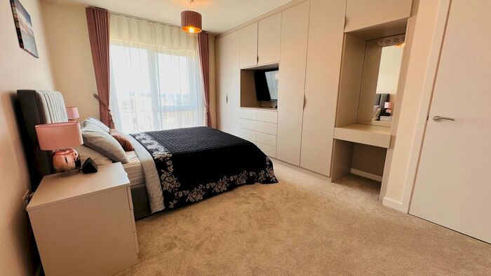 2 Bedroom Flat To Rent In Inglis Way, Mill Hill, NW7