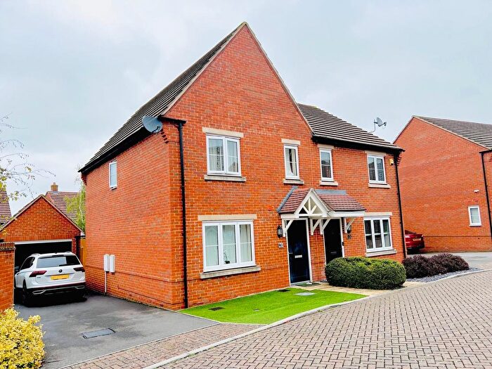 3 Bedroom Semi-Detached House To Rent In Brett Linley Gardens, Didcot, OX11