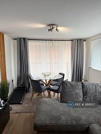 2 Bedroom Flat To Rent In Lakeside Rise, Blackley, M9