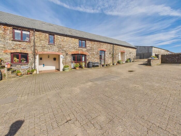 3 Bedroom Barn Conversion For Sale In Houndapitt Farm, Stibb, EX23