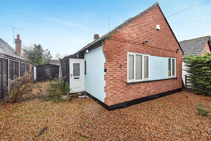 2 Bedroom Detached Bungalow For Sale In King Edwards Road, South Woodham Ferrers, CM3