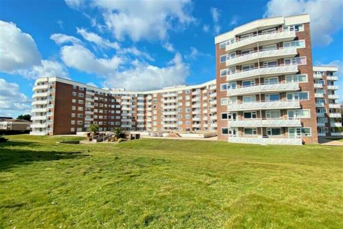 3 Bedroom Apartment To Rent In Elizabeth Court, East Cliff, Bournemouth, BH1