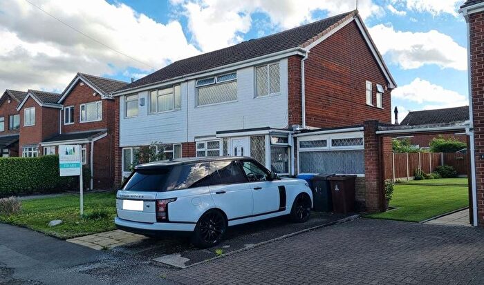 4 Bedroom Property For Sale In Alder Close, Ashton-Under-Lyne, OL6