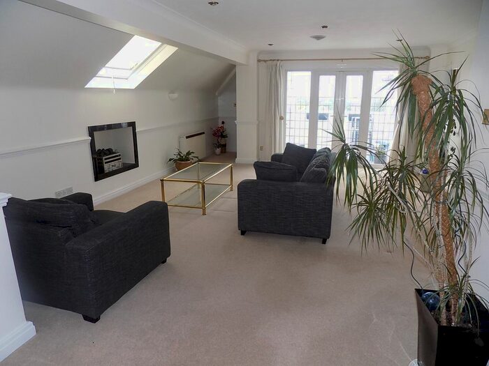 2 Bedroom Flat To Rent In Regency Court, Newton Drive, Blackpool, FY3