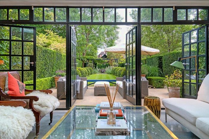 4 Bedroom Semi-Detached House To Rent In The Grove, London, W5