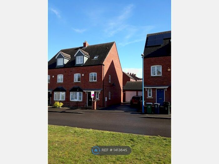 6 Bedroom Semi-Detached House To Rent In Maynard Road, Birmingham, B16