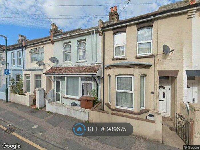 3 Bedroom Semi-Detached House To Rent In Livingstone Road, Gillingham, ME7