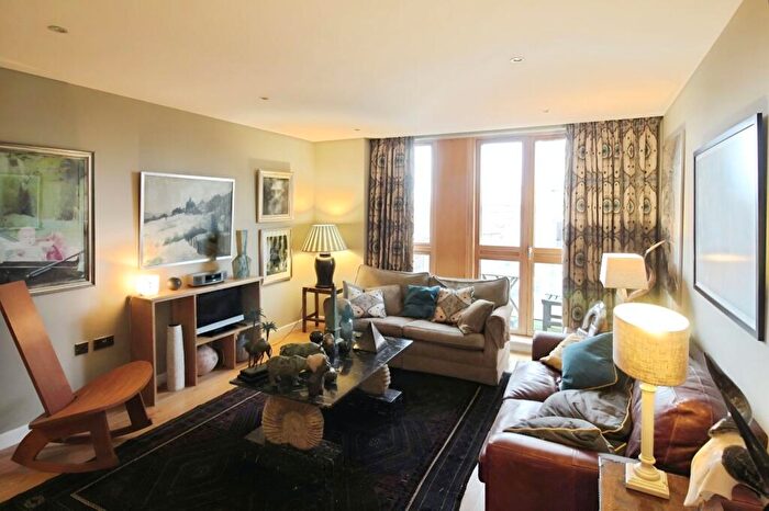 1 Bedroom Flat To Rent In Wharf Approach, Leeds, West Yorkshire, LS1